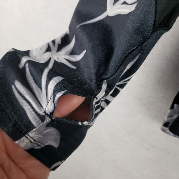 Roxy Women's M Long Sleeve Rash Guard Sun Shirt Black White Floral Hawaiian - Picture 9 of 11